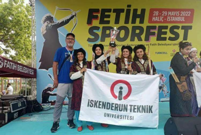 İskenderun Teknik Üniversitesi Fetih Sporfest’ten madalyalarla döndü