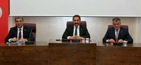  Vali  Masatlı, Reyhanlı'da Mahalle Muhtarlarıyla Toplantı Gerçekleştirdi