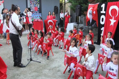 Evrensel Eğitim Kurumları,29 Ekim Cumhuriyet Bayramı'nı Coşkuyla Kutladı